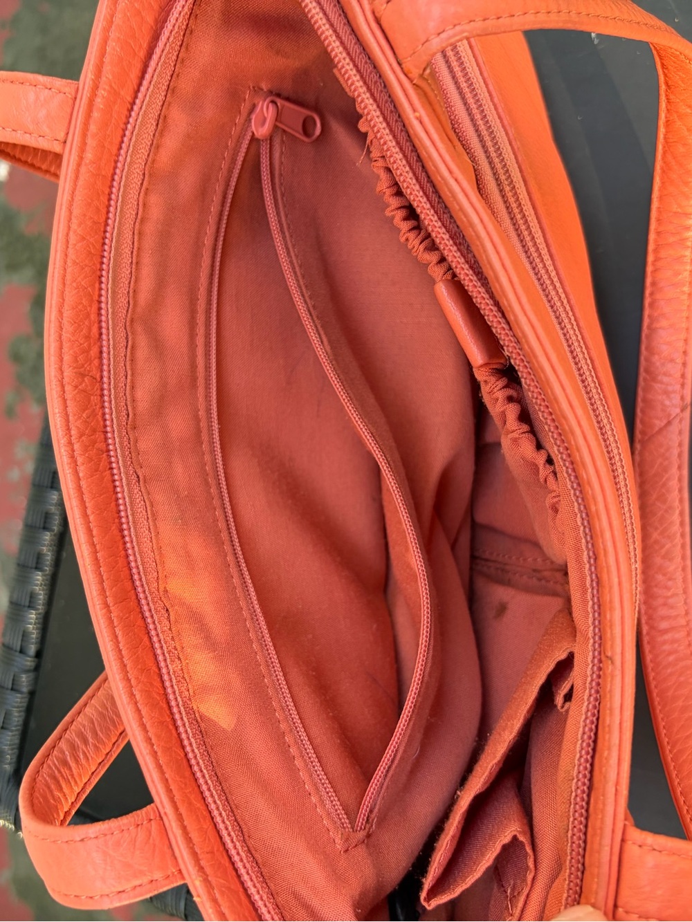 stone mountain handbag. Salmon Color. Two outside zippers. - Picture 4 of 8